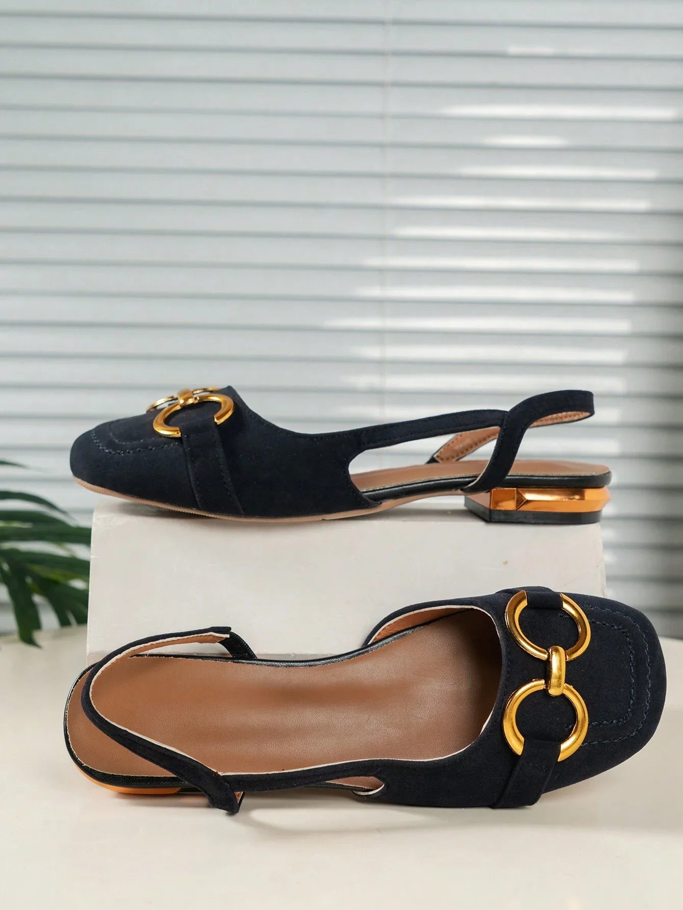 Sandalen Retro Stil mit Karree-Spitze und Schnalle für Damen