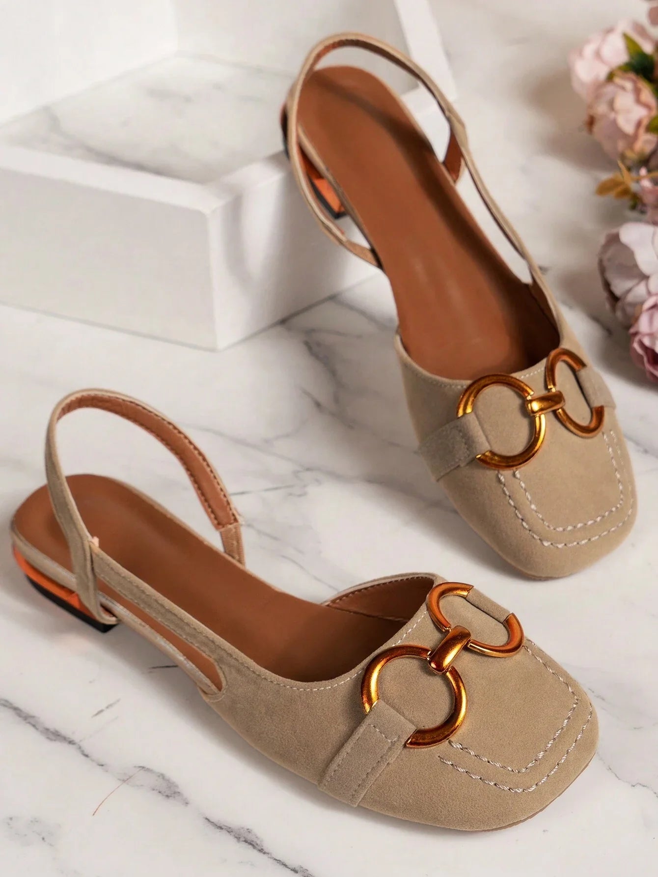 Sandalen Retro Stil mit Karree-Spitze und Schnalle für Damen