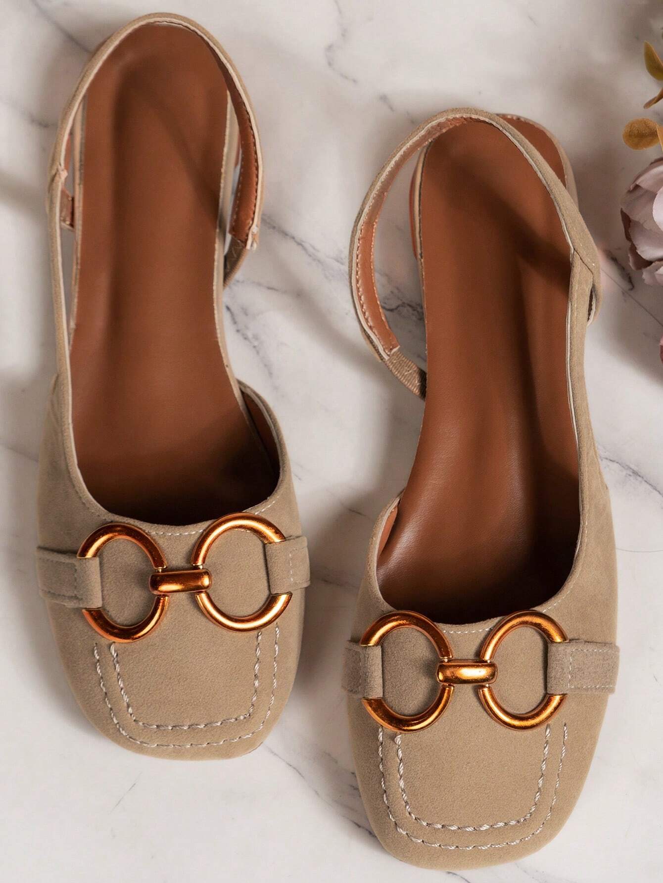 Sandalen Retro Stil mit Karree-Spitze und Schnalle für Damen