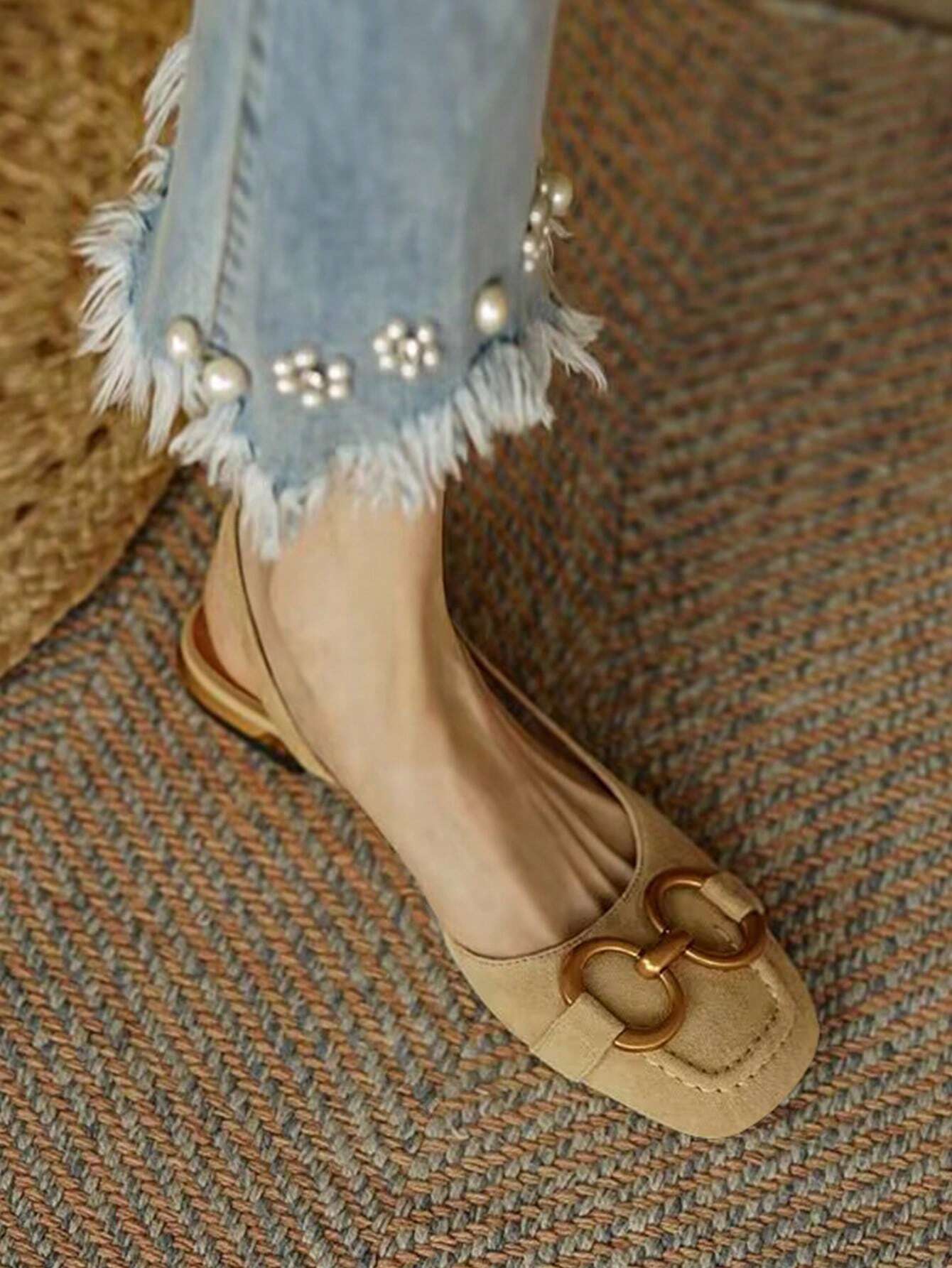 Sandalen Retro Stil mit Karree-Spitze und Schnalle für Damen