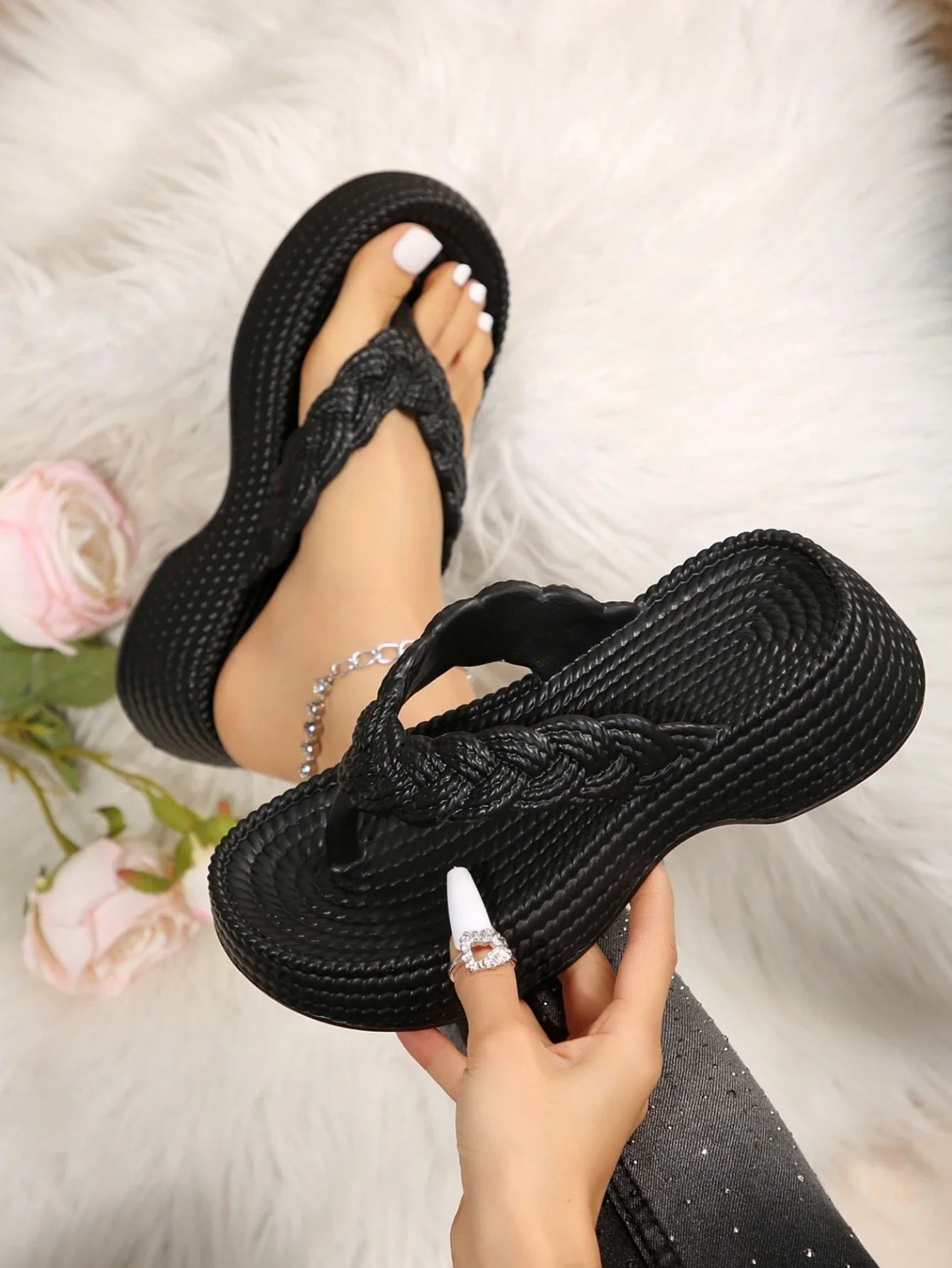 Sandalen mit geflochtenem Muster und weicher, dicker EVA-Sohle