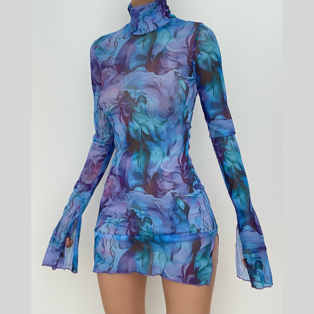 Elegantes Netzstoffkleid mit Rollkragen und Schlitz
