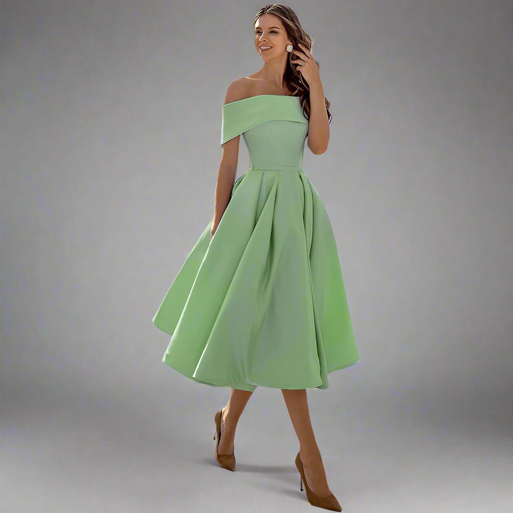 Elegantes trägerloses Satin-Partykleid für festliche Anlässe