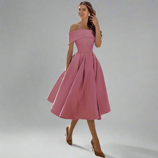 Elegantes trägerloses Satin-Partykleid für festliche Anlässe