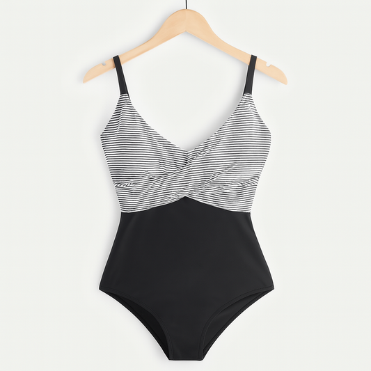 Bademode mit Schwarz-Weiß-Design und formendem V-Ausschnitt