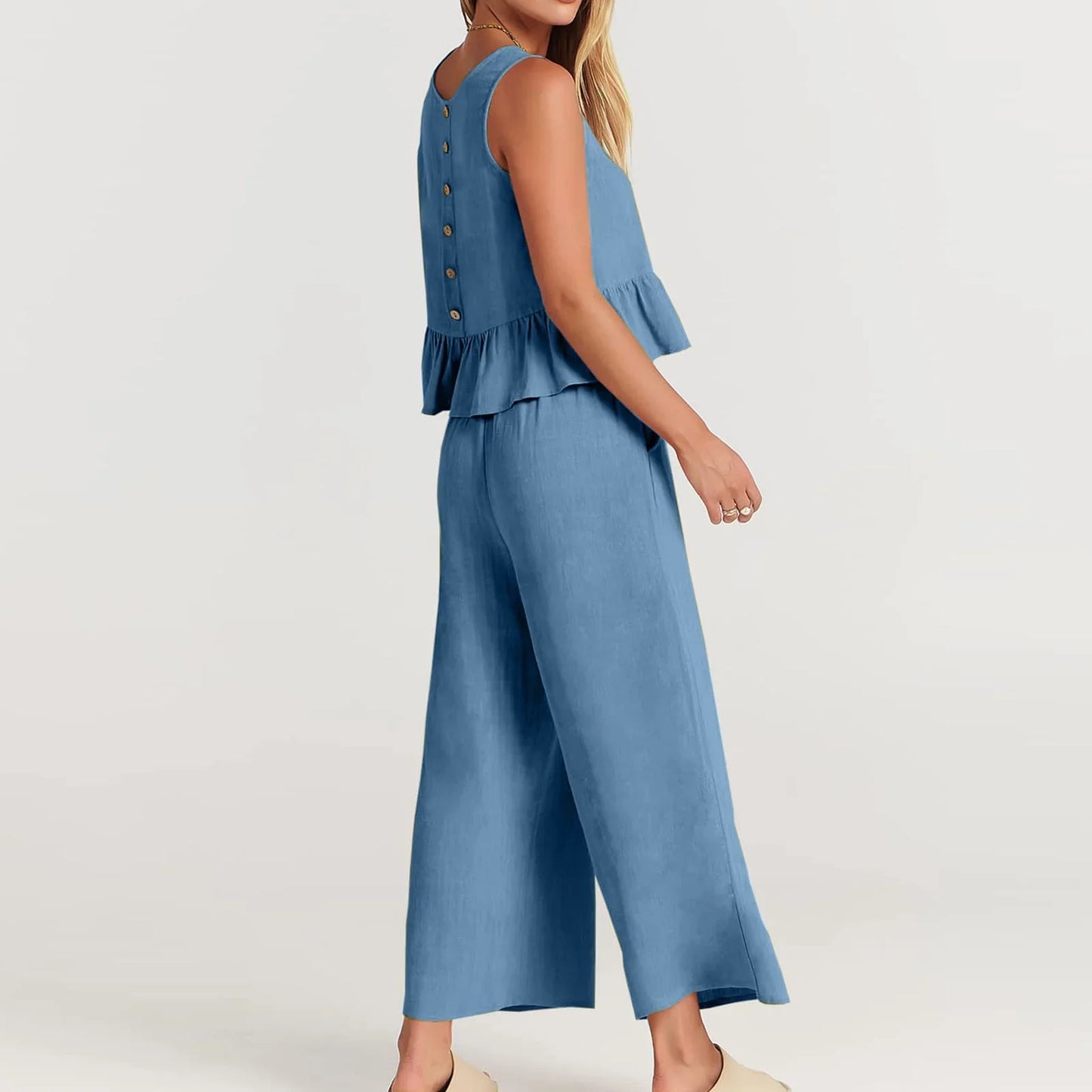 Set aus zweiteiligem Sommeroutfit für Damen. Ideal für warme Tage