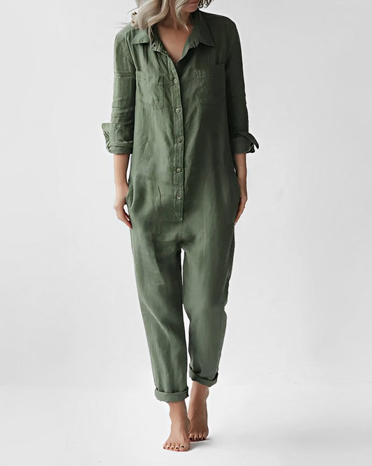 Jumpsuit modern und elegant mit grüner Farbe und Knöpfen