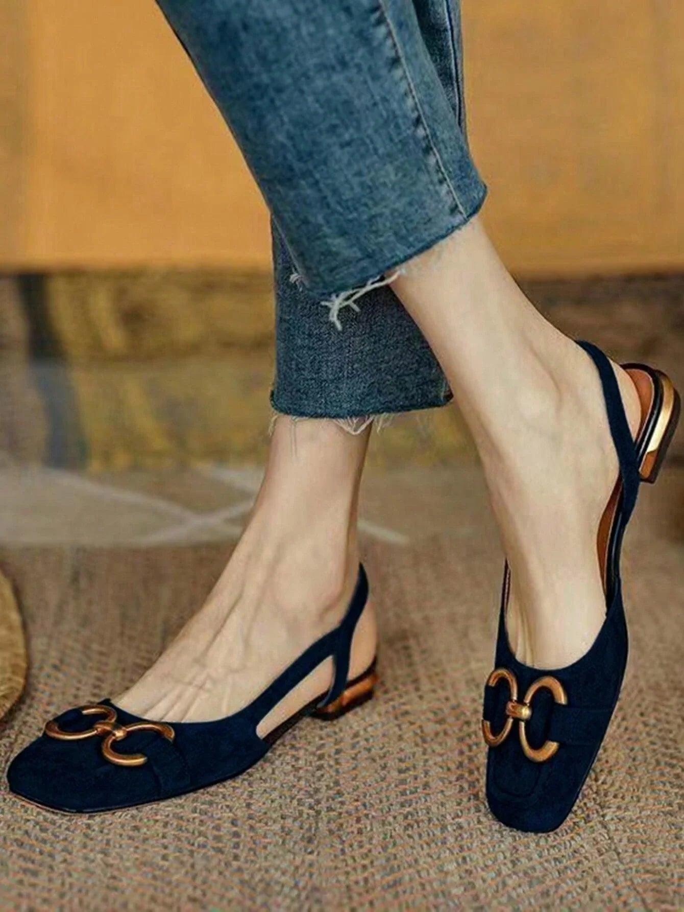 Sandalen Retro Stil mit Karree-Spitze und Schnalle für Damen
