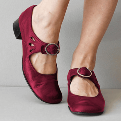 Sandalen aus Leder für Damen: Stilvolle und bequeme Hausschuhe