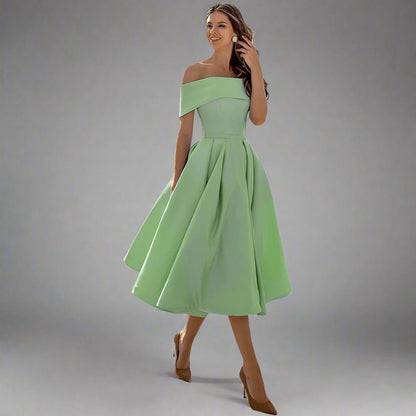 Elegantes trägerloses Satin-Partykleid für festliche Anlässe