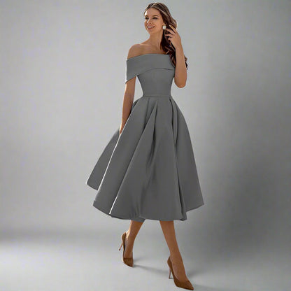 Elegantes trägerloses Satin-Partykleid für festliche Anlässe