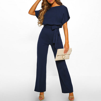 Jumpsuit mit kurzen Ärmeln und Gürtel für einen stilvollen Look