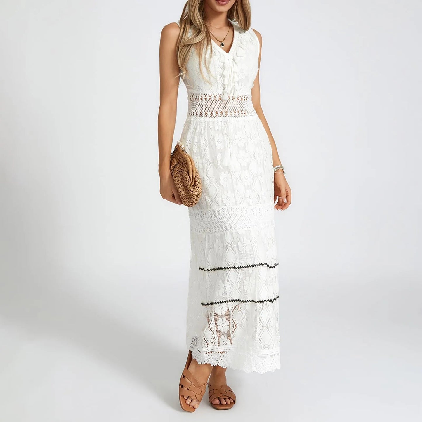 Spitzenkleid im Boho-Stil mit luftiger Spitze und langer Silhouette
